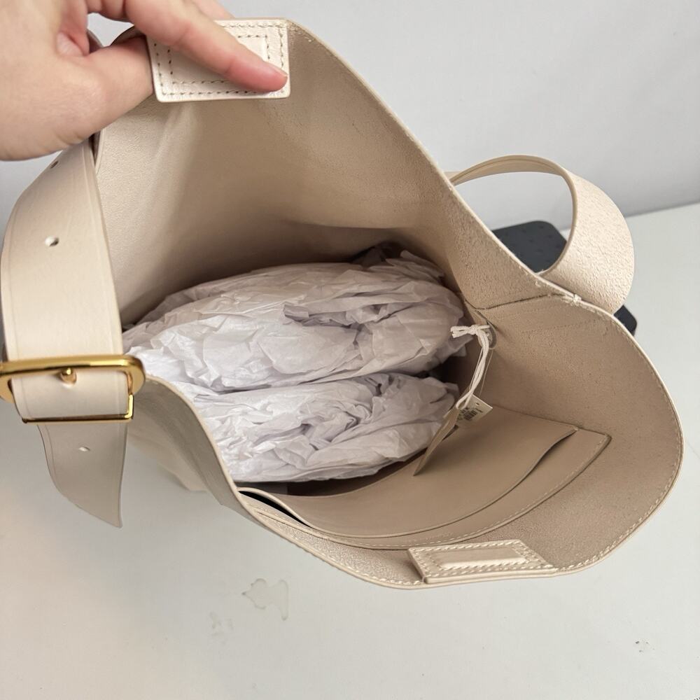 Madewell The Essential Bucket Tote Handbag Womens Ecru Ivory Leather NN396 NEW - Picture 4 of 11